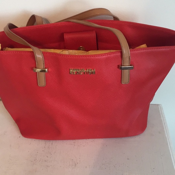 Kenneth Cole red purse - used - Picture 1 of 2
